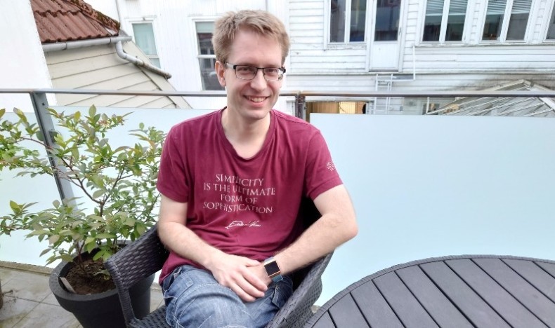 Mikal donerte tjue tusen i protest mot nedleggelse av forskning på irritabel tarm