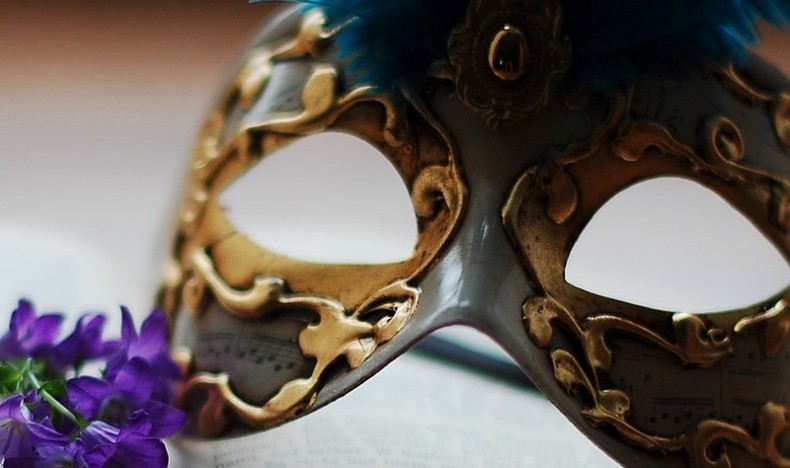 Jeg tar av meg masken Jeg tar av meg masken